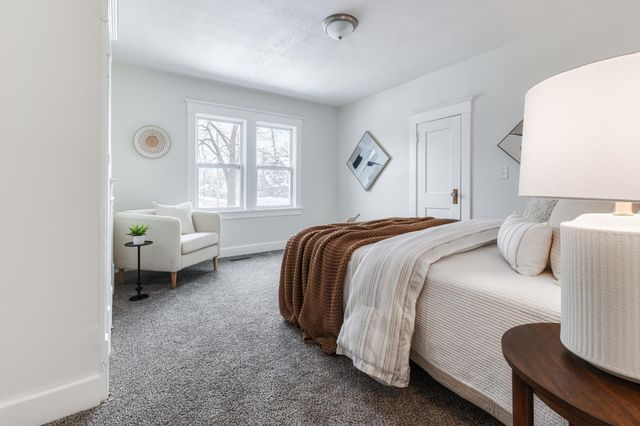 401 Rose Avenue E, Saint Paul, MN 55130