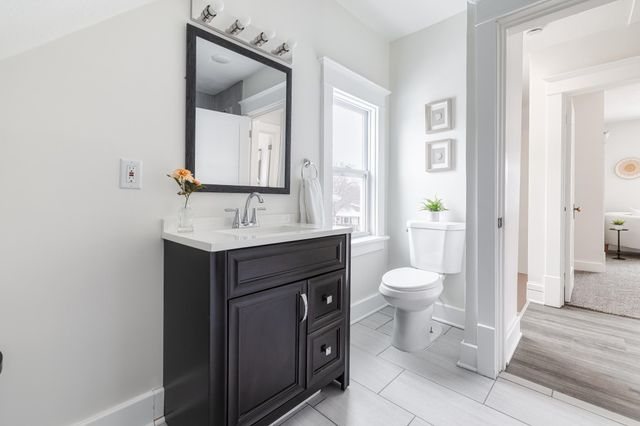 401 Rose Avenue E, Saint Paul, MN 55130