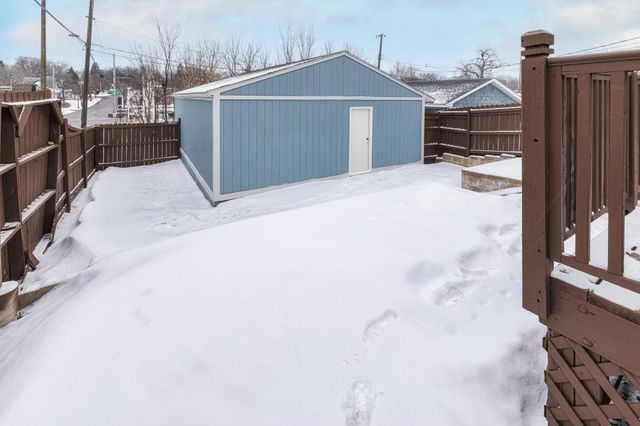 401 Rose Avenue E, Saint Paul, MN 55130