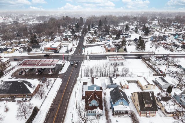 401 Rose Avenue E, Saint Paul, MN 55130