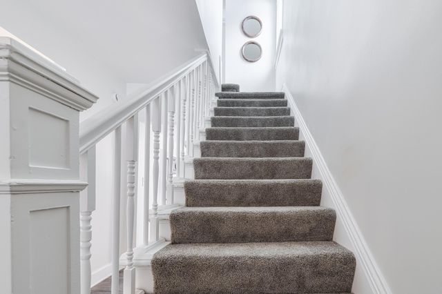 401 Rose Avenue E, Saint Paul, MN 55130