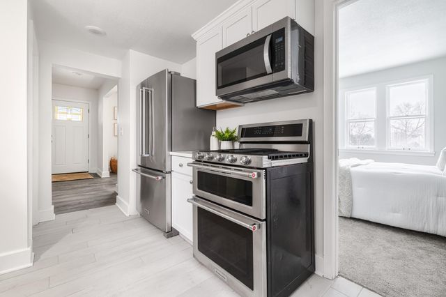 401 Rose Avenue E, Saint Paul, MN 55130