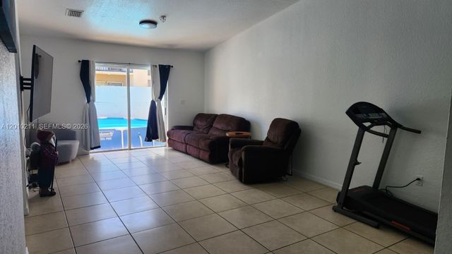 3926 SW 48th Ave, Pembroke Park, FL 33023