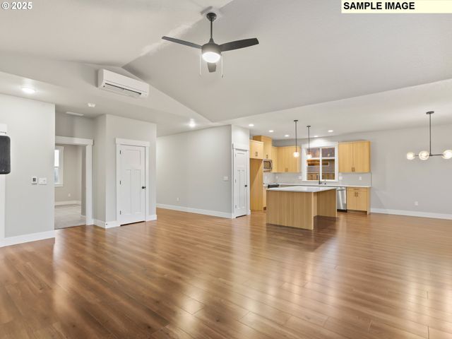 2240 E OTTER Loop 52, La Center, WA 98629