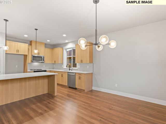 2240 E OTTER Loop 52, La Center, WA 98629