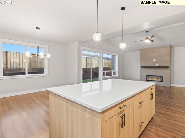 2240 E OTTER Loop 52, La Center, WA 98629