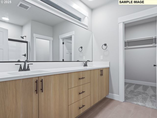 2240 E OTTER Loop 52, La Center, WA 98629