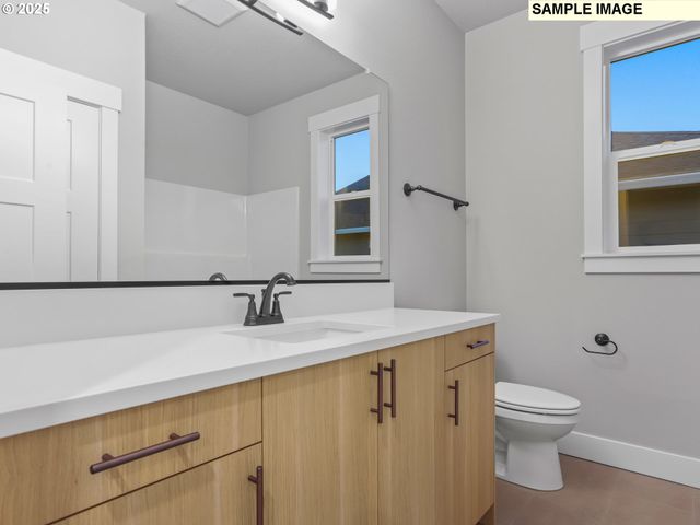 2240 E OTTER Loop 52, La Center, WA 98629