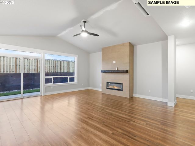2240 E OTTER Loop 52, La Center, WA 98629