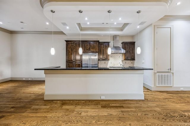 311 Calle Sevilla Place, Houston, TX 77007