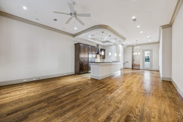 311 Calle Sevilla Place, Houston, TX 77007
