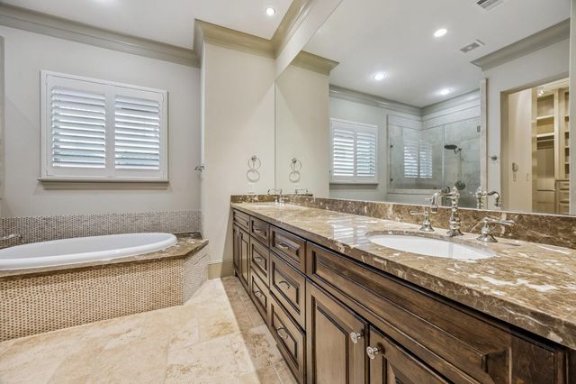 311 Calle Sevilla Place, Houston, TX 77007