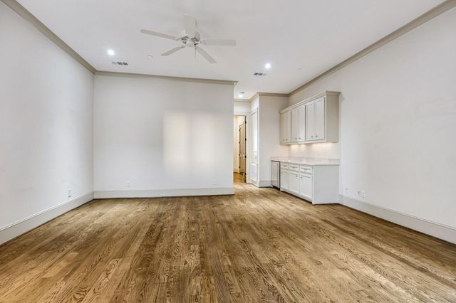 311 Calle Sevilla Place, Houston, TX 77007
