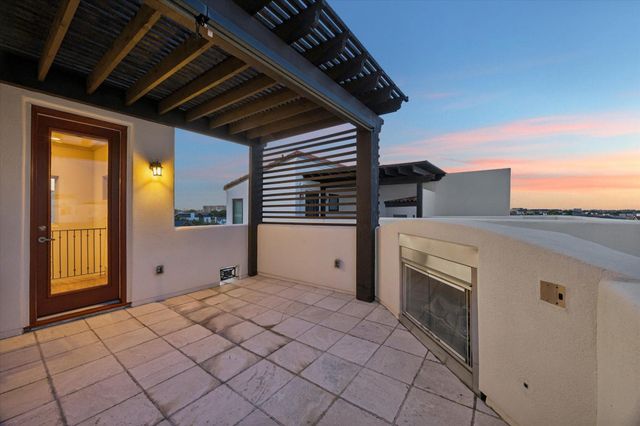 311 Calle Sevilla Place, Houston, TX 77007