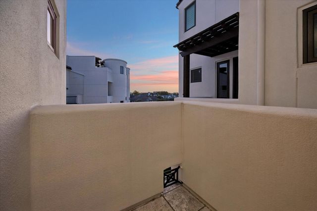 311 Calle Sevilla Place, Houston, TX 77007