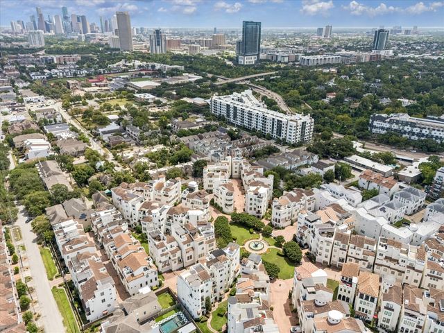 311 Calle Sevilla Place, Houston, TX 77007