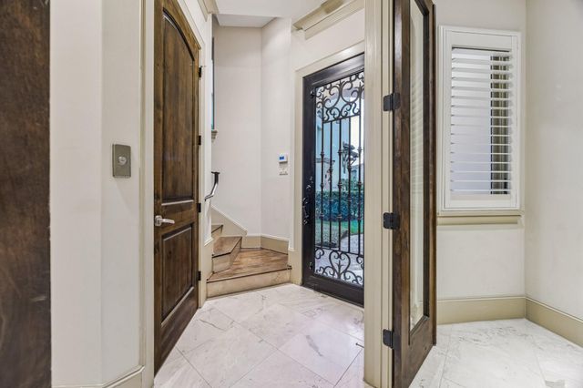 311 Calle Sevilla Place, Houston, TX 77007