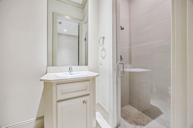 311 Calle Sevilla Place, Houston, TX 77007