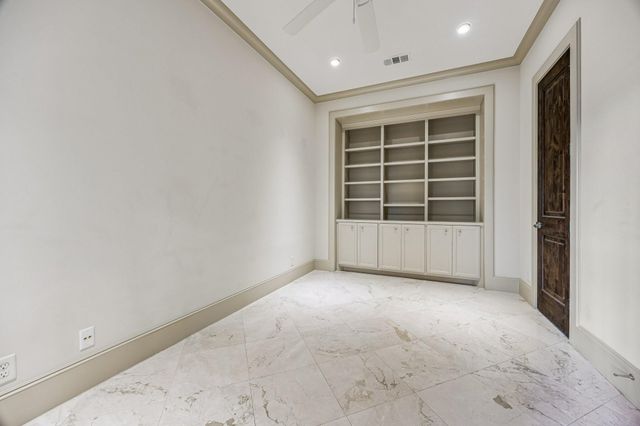 311 Calle Sevilla Place, Houston, TX 77007
