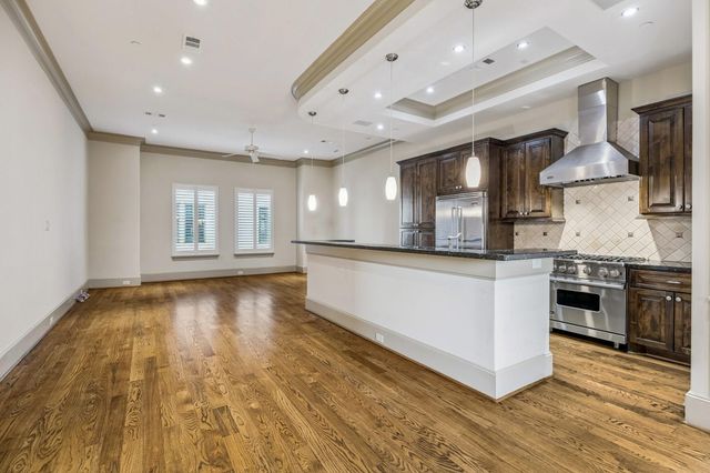311 Calle Sevilla Place, Houston, TX 77007