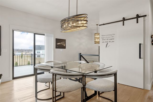 3025 Valley Court, Hiawatha, IA 52233