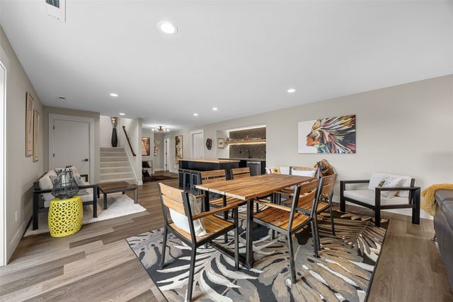 3025 Valley Court, Hiawatha, IA 52233