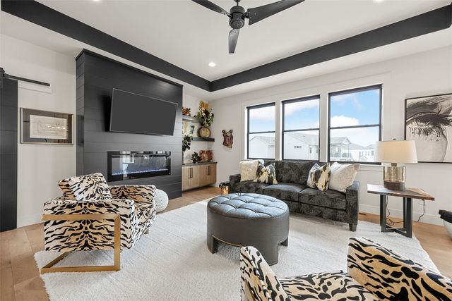 3025 Valley Court, Hiawatha, IA 52233