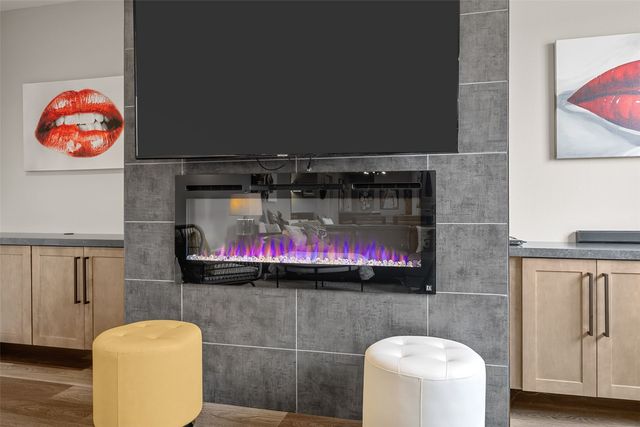 3025 Valley Court, Hiawatha, IA 52233