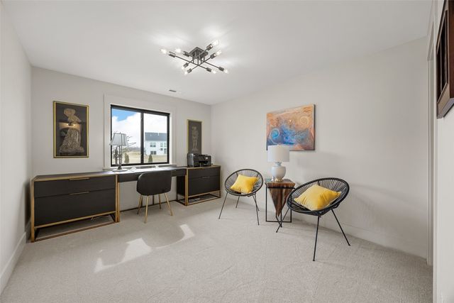 3025 Valley Court, Hiawatha, IA 52233