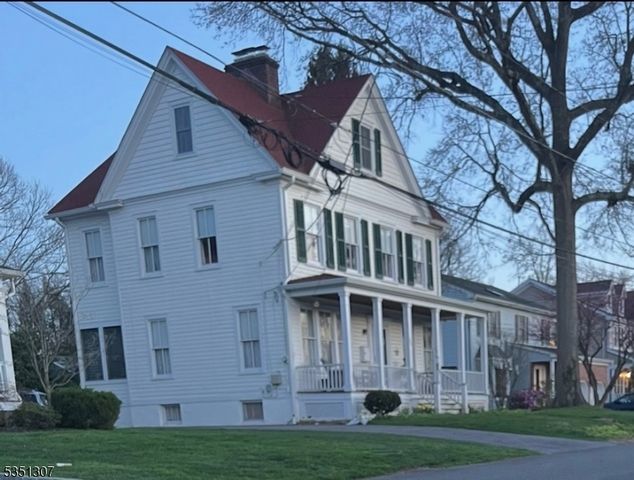826 Wallberg Ave, Westfield Town, NJ 07090