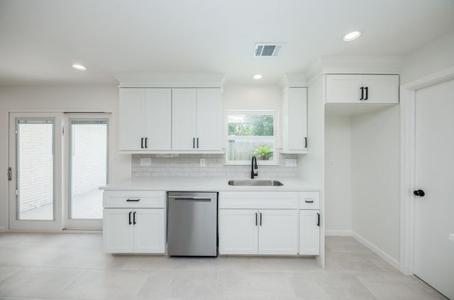 5221 Libbey Lane, Houston, TX 77092