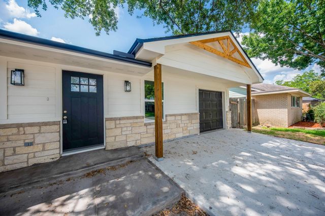 5221 Libbey Lane, Houston, TX 77092