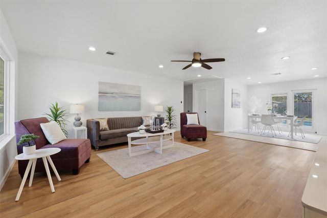 5221 Libbey Lane, Houston, TX 77092