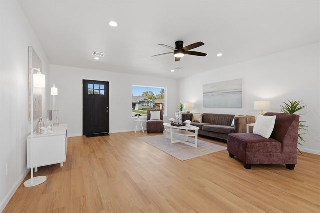 5221 Libbey Lane, Houston, TX 77092