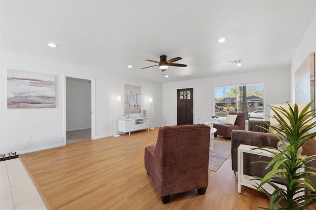 5221 Libbey Lane, Houston, TX 77092