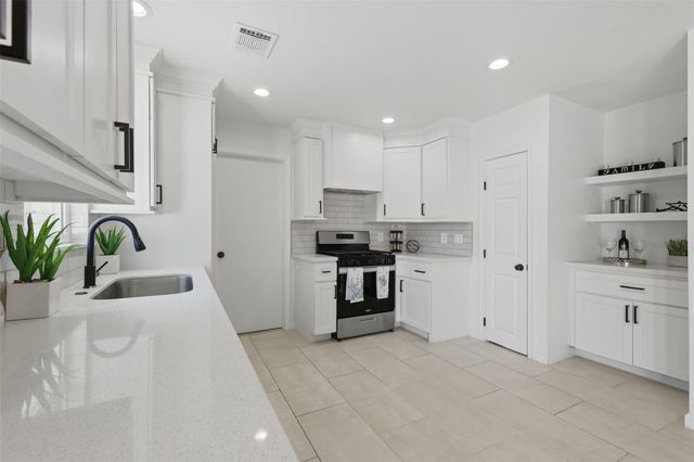 5221 Libbey Lane, Houston, TX 77092