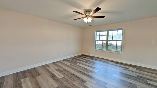 1061 Dublin Dr, Clarksville, TN 37042