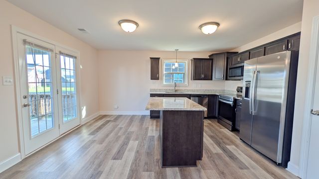 1061 Dublin Dr, Clarksville, TN 37042