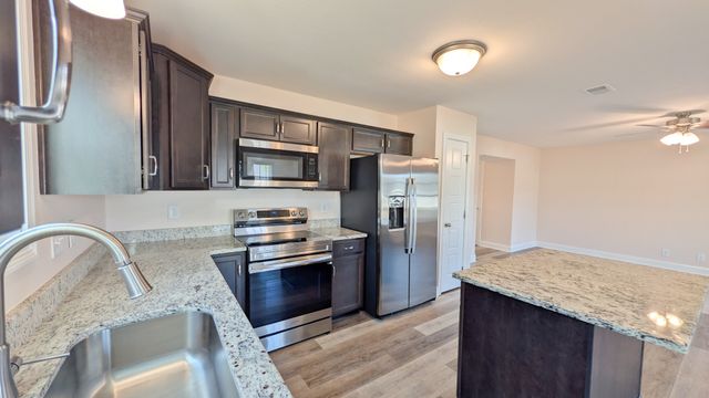 1061 Dublin Dr, Clarksville, TN 37042