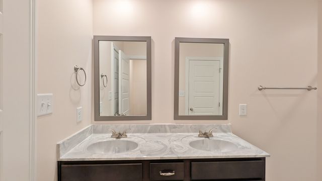 1061 Dublin Dr, Clarksville, TN 37042