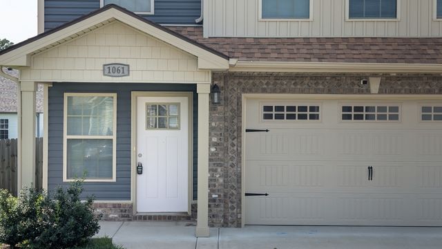 1061 Dublin Dr, Clarksville, TN 37042