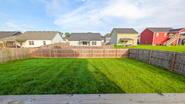 1061 Dublin Dr, Clarksville, TN 37042