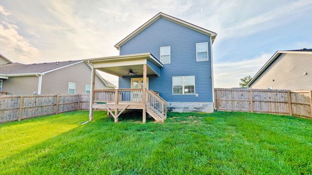 1061 Dublin Dr, Clarksville, TN 37042