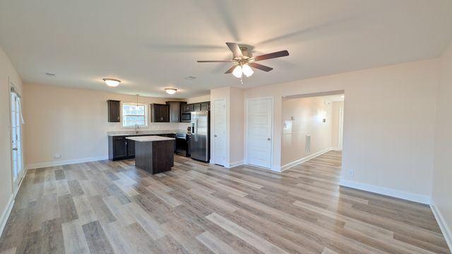 1061 Dublin Dr, Clarksville, TN 37042