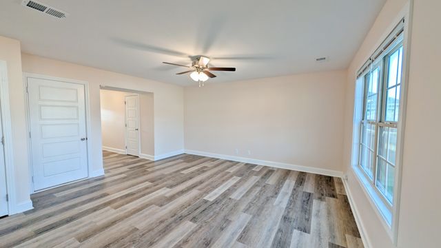 1061 Dublin Dr, Clarksville, TN 37042
