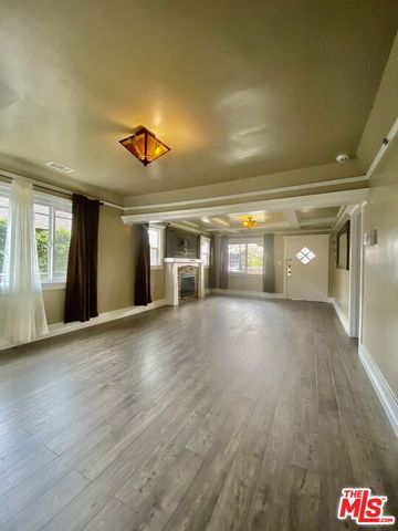 4414 S Van Ness Avenue, Los Angeles, CA 90062