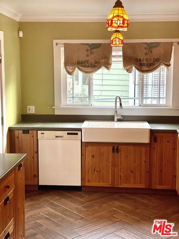 4414 S Van Ness Avenue, Los Angeles, CA 90062