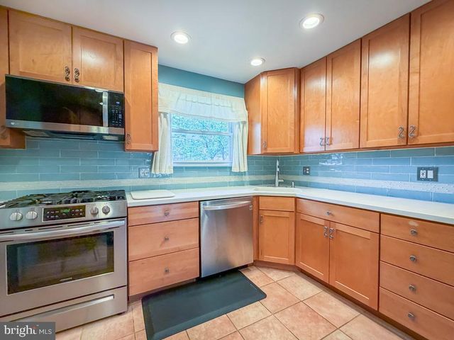 9965 HARDY RD, Philadelphia, PA 19115