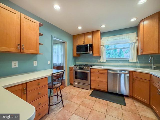 9965 HARDY RD, Philadelphia, PA 19115