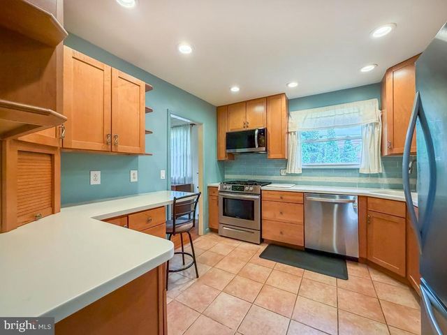 9965 HARDY RD, Philadelphia, PA 19115